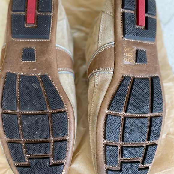 Prada Men’s Leather loafers.  Size 10 main image 4
